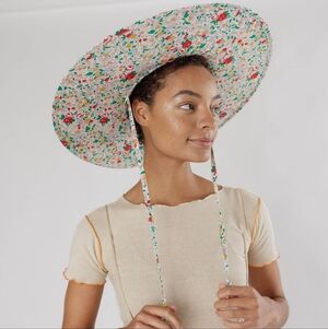 NWOT Baggu x Laura Ashley Rowena Sun Hat ditsy floral